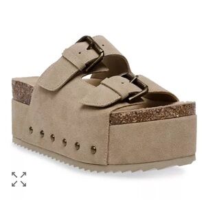 STEVE MADDEN
Women's Kali Platform Boldly buckled Suede Sandals Size 12